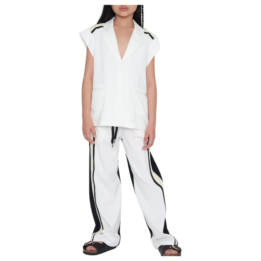 Cremefarbene Weste mit schwarzem Streifendetail>Manila Grace Online