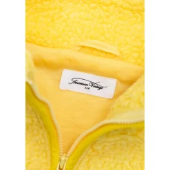 Fleece mit Logopatch><noscript><img width=