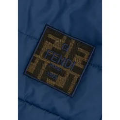 Isolierte Jacke><noscript><img width=