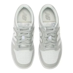 Klassischer Retro Sneaker><noscript><img width=
