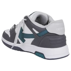 Lässige Sneakers für Dein Outfit><noscript><img width=