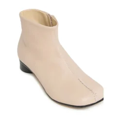 Niedrige Lederstiefel><noscript><img width=