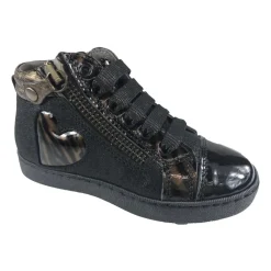 Schuhe Sneakers.>Stones and Bones
