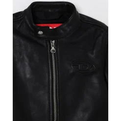 e Lederjacke im Moto-Stil><noscript><img width=