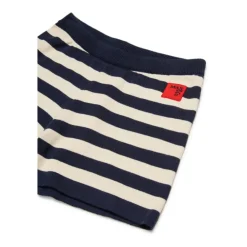 Short pants><noscript><img width=