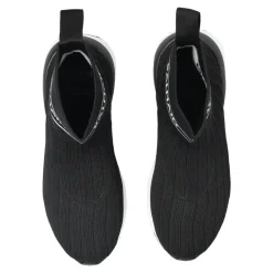 Sportschuhe über dem Knöchel><noscript><img width=