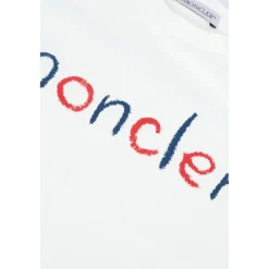 Stilvolle Strickkollektion><noscript><img width=