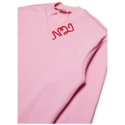 Stilvoller Rundhalsausschnitt mit kursivem Logo><noscript><img width=