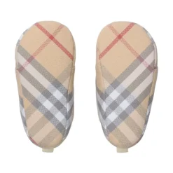 Stylische Sneakers für Männer und Frauen><noscript><img width=