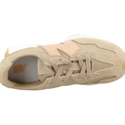 Stylische Sneakers für Männer und Frauen><noscript><img width=