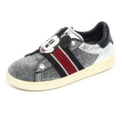 Weiße Kinderschuh Modell>MOA - MASTER OF ARTS New